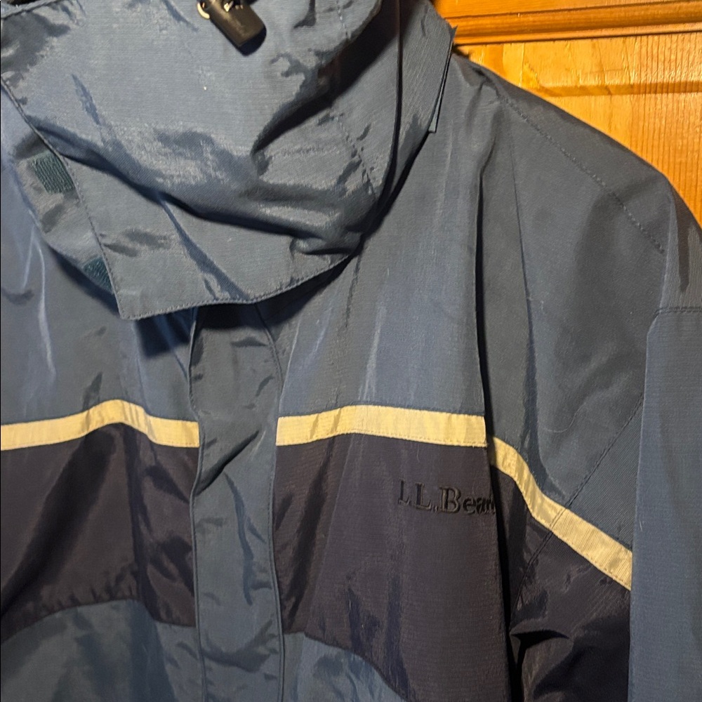 LL bean waterproof shell jacket - Picture 2 of 6